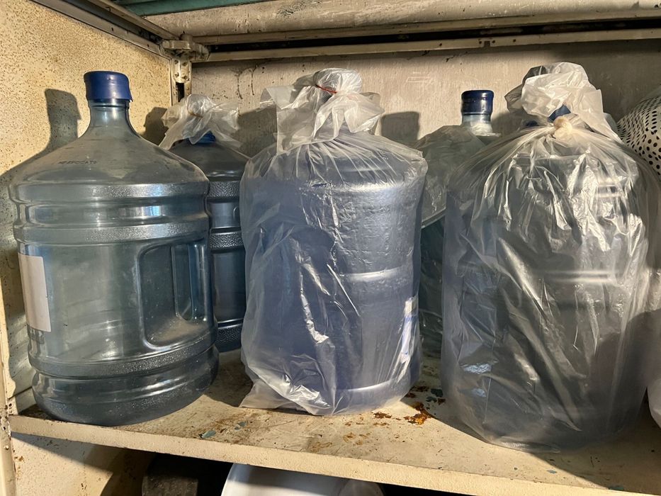 Бутыли, бутылки для питьевой воды