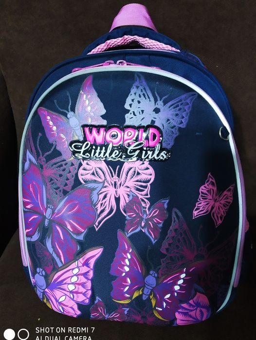 Школьный рюкзак ,артопедический,светоотражающий.