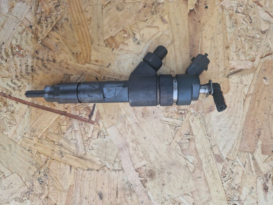 Injector Fiat 2.8 128-146CP codul piesei 0445120002