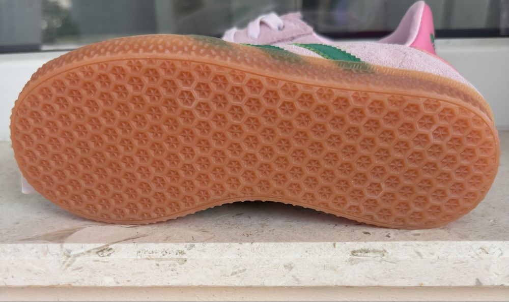 Adidas Gazelle чисто нови 29 номер