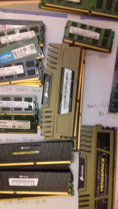 Memorii  PC DDR 3 /CML16GX3M4A  DDR 2, DDR3 4GB Laptop