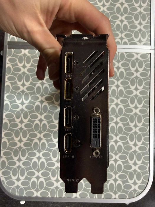 Vând Placă video GIGABYTE GTX 1080 Gaming G1 8GB – funcțională