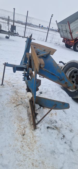 Plug reversibil tractor