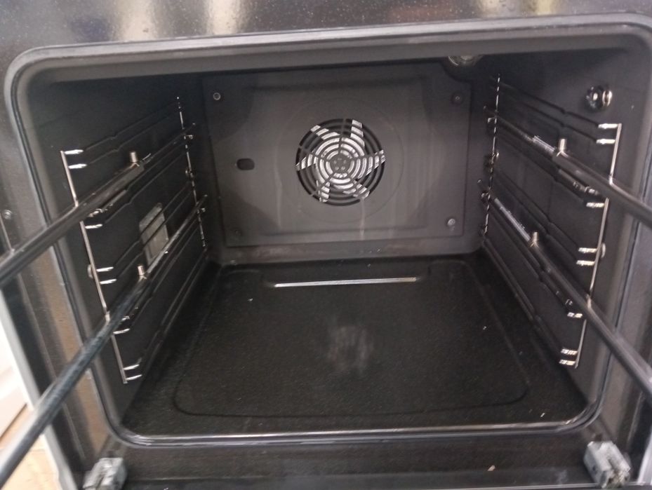 Свободно стояща печка с индукционни котлони VOSS  Electrolux Гаранция