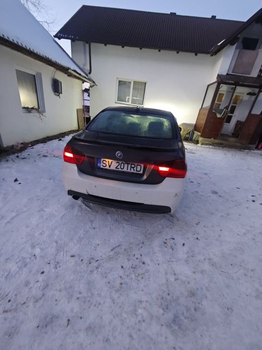 Vând BMW in stare bună.