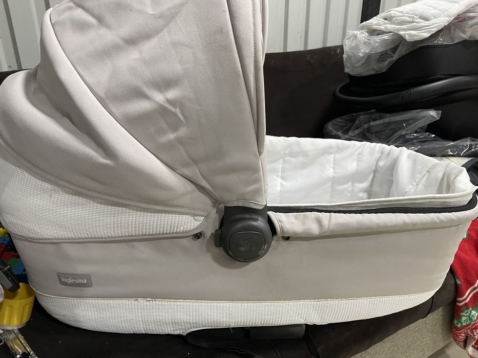 Продам коляску 3в1