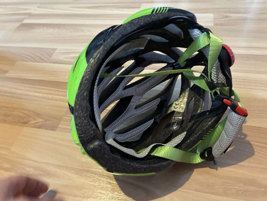 Casca bicicleta Pegas Omu