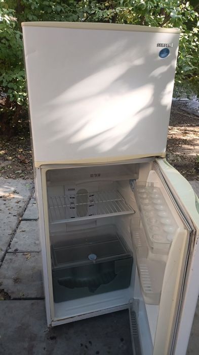 Продаётся холодильник самсунг