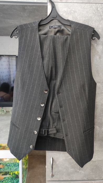 Продаётся костюм тройка. Shogan.