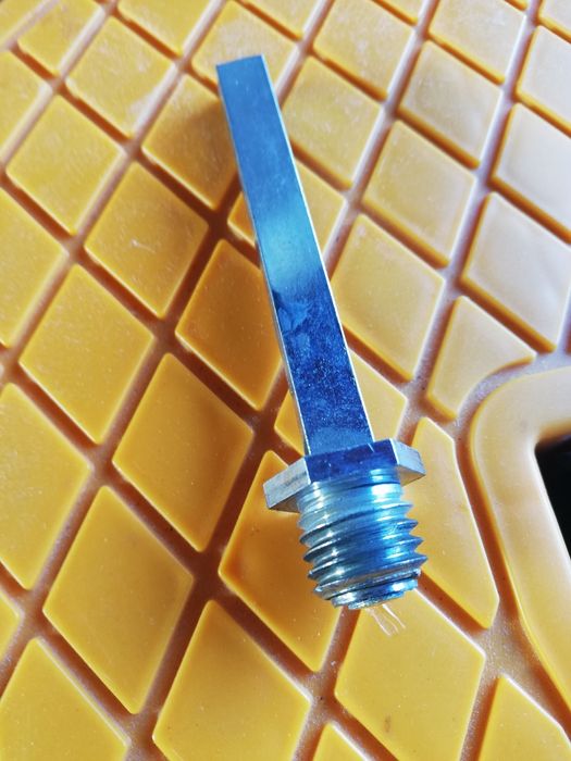 Продавам употребявани брави