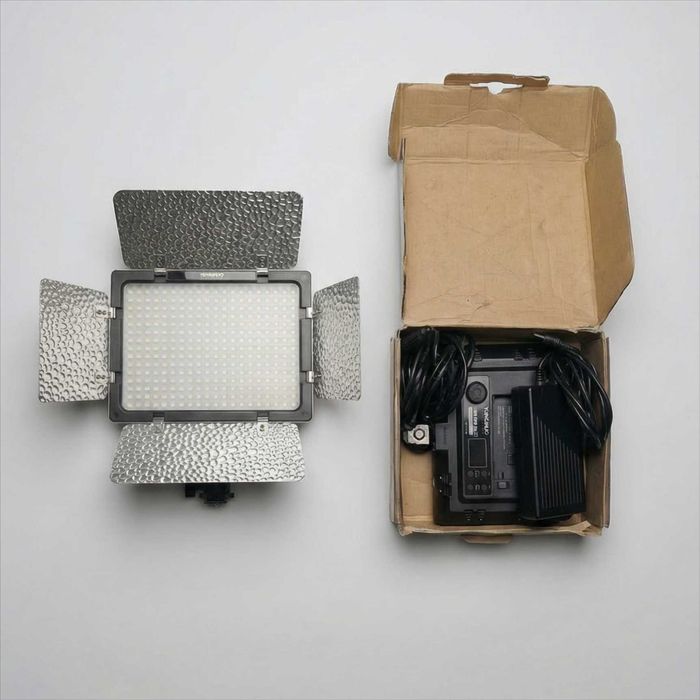 Комплект LED видеосвета Yongnuo YN300 III (2 шт)