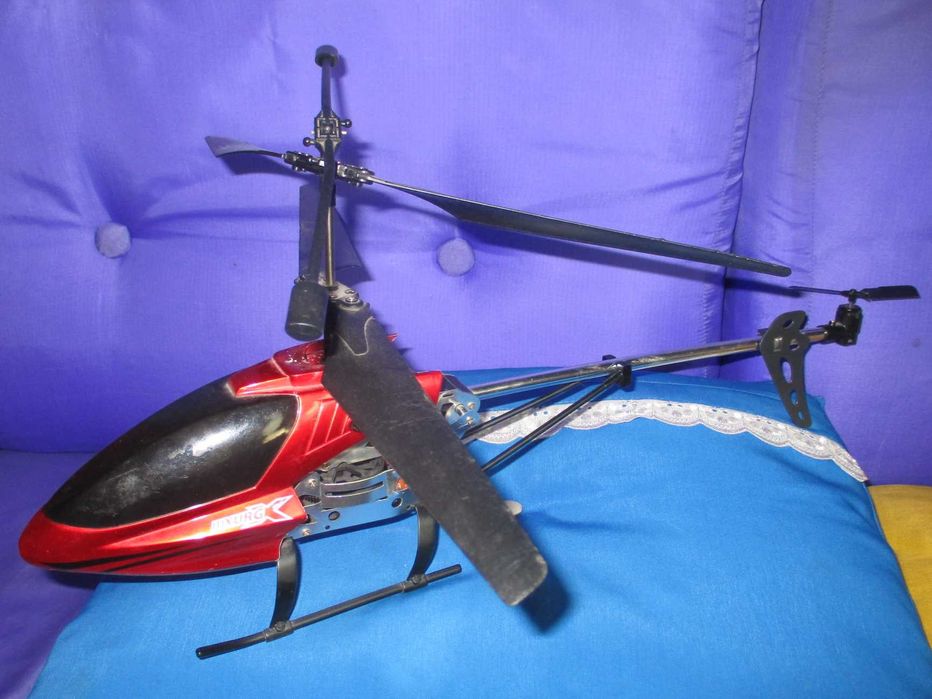 Радиоуправляем 60см хеликоптер, жироскоп, LED светлини, вертолет, дрон