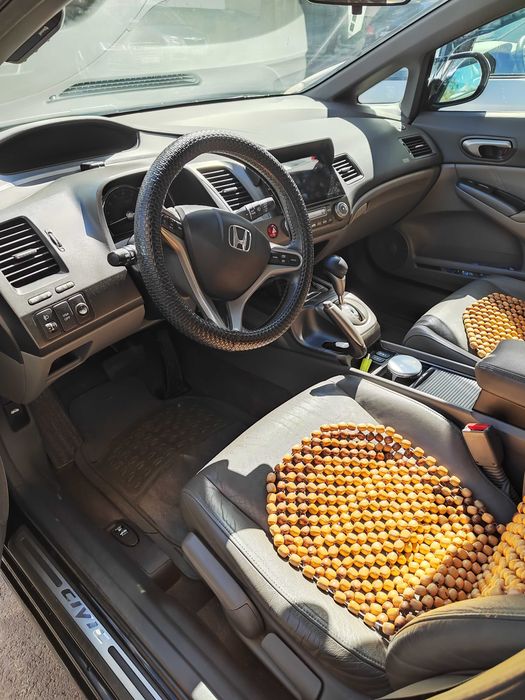 Продавам Honda Civic hibrid