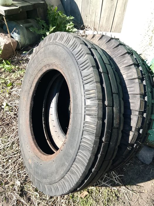 Продам резину на трактор