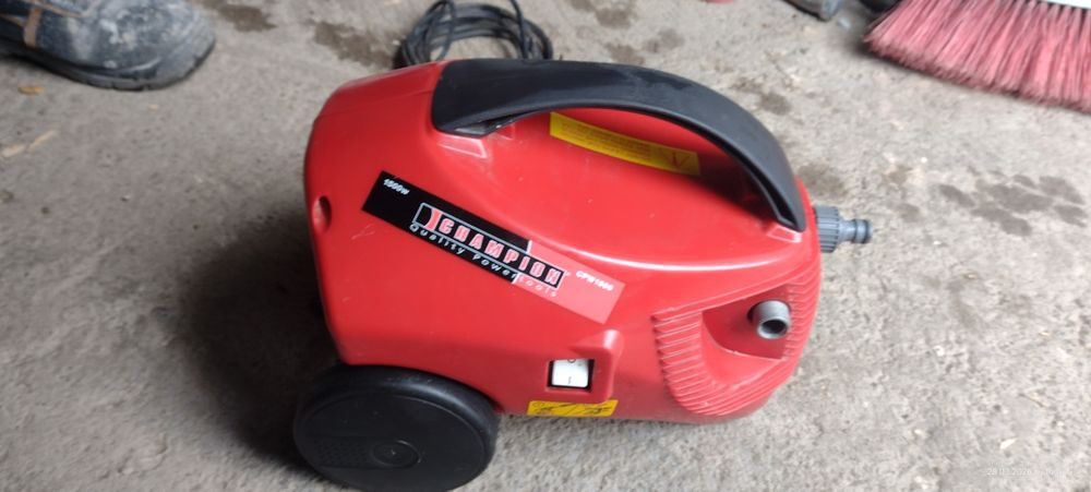 Водоструйка италианска