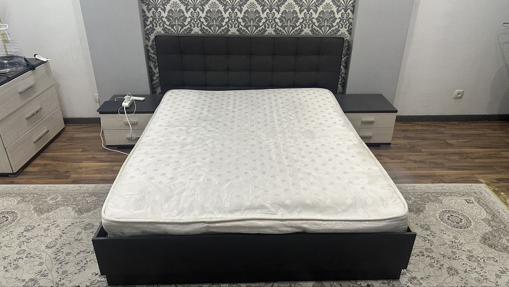 Кровать с Матрацем