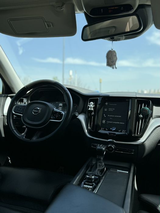Vând Volvo XC 60 2019 2.0 automat