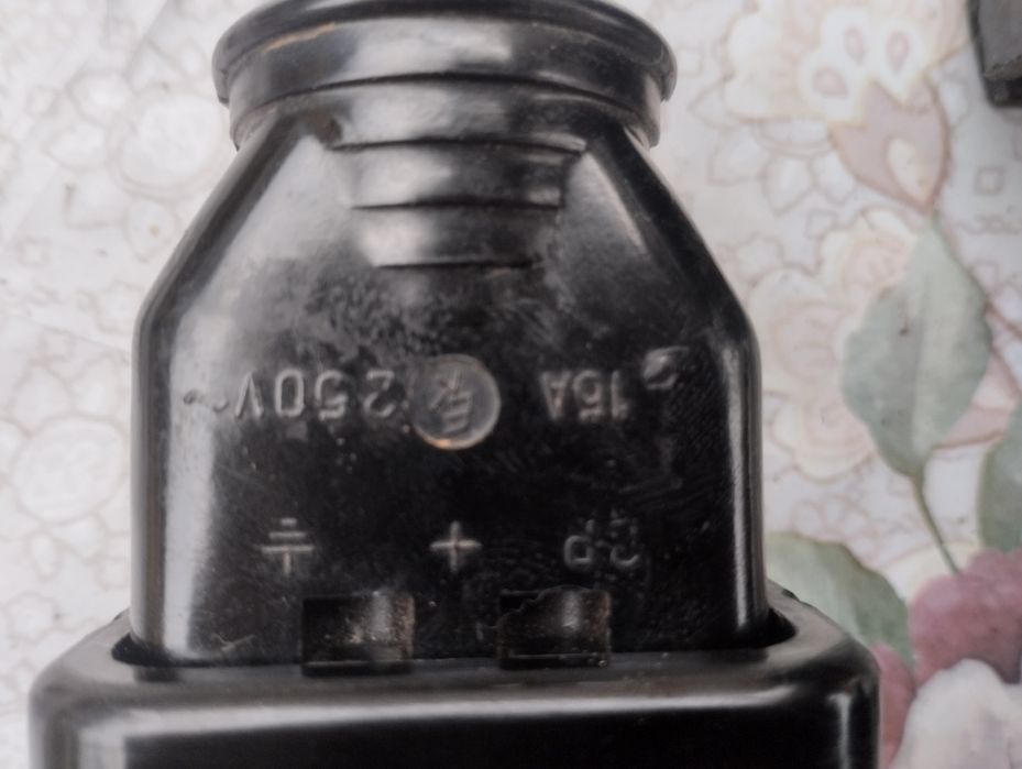 Комплект щепсели и контакти