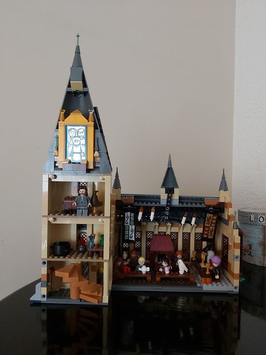 Piese și figurine lego