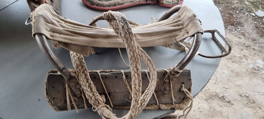 Седло два  штуки Красное продано