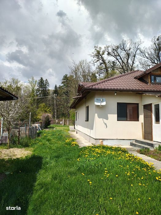 Casă cu teren generos la marginea Parcului Dendrologic