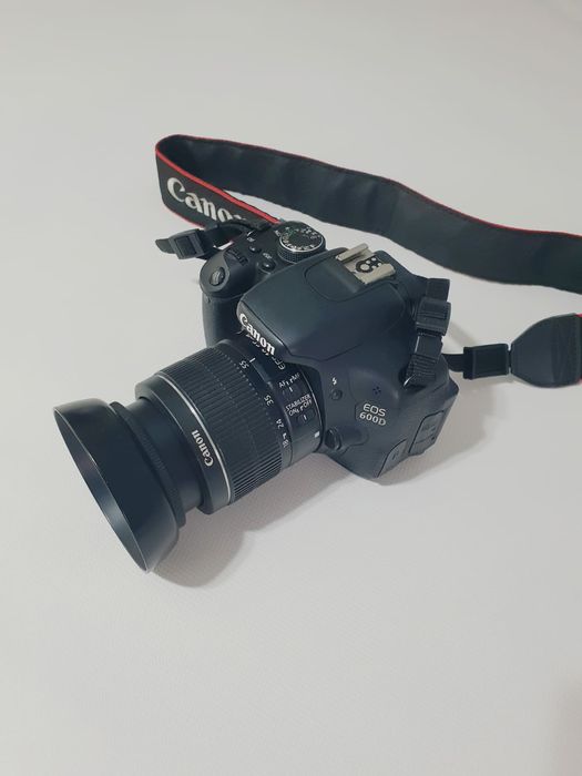 Canon eos 600D продам недорого