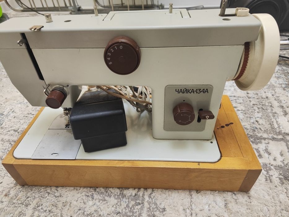 Швейная машинка чайка 134A