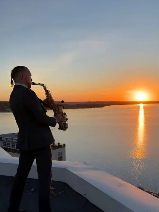 Саксофонист на мероприятие ,живой звук.