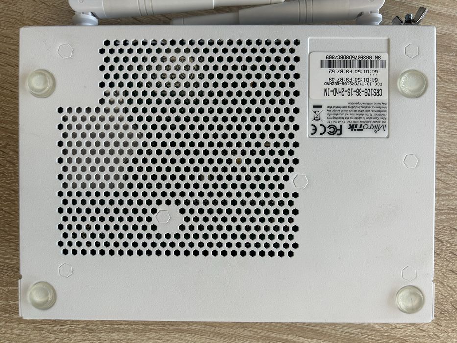 Switch/router Microtik CRS109-8G-15-2HnD-IN