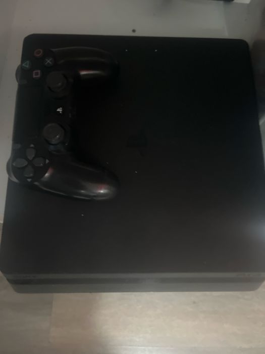 Dau la schimb ps 4 slim cu jocuri pe PC