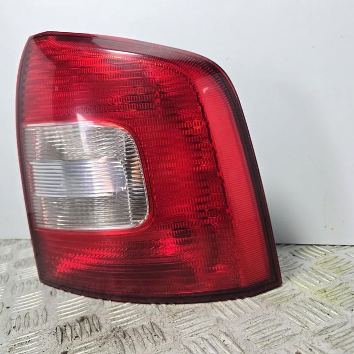 Stop aripa dreapta Skoda Octavia 2 facelift