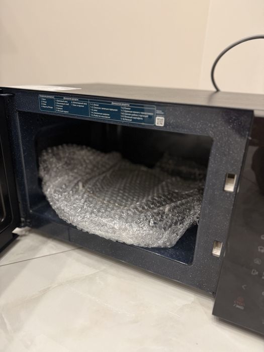 Микроволновка Samsung MS23T5018AK