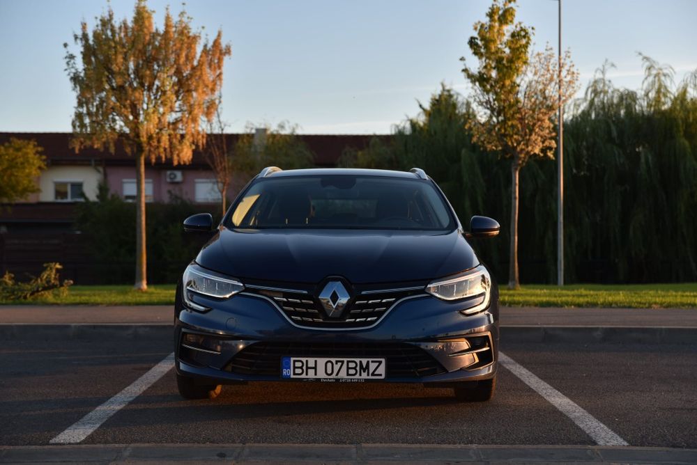 RENAULT Megane 2022 — imagine 2