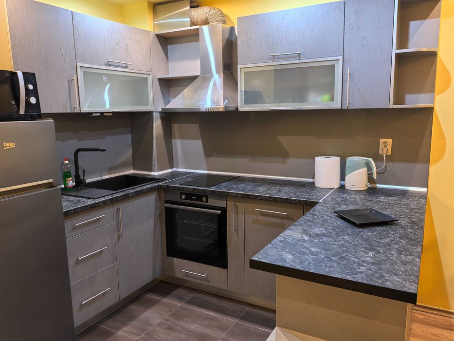 3-стаен апартамент под наем в Белите брези, Пазарджик – 400€