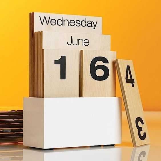 Креативные корпоративные календари из дерева, акрила, картона