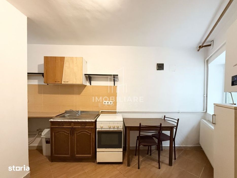 Garsoniera decomandata Calea Turzii - Parcare