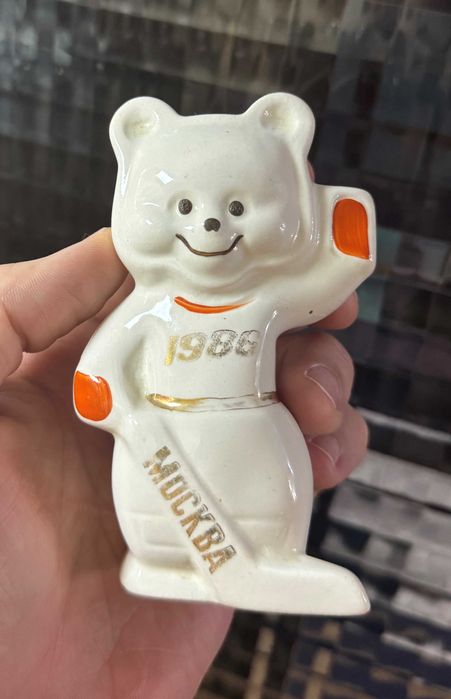 Статуэтки Фарфор