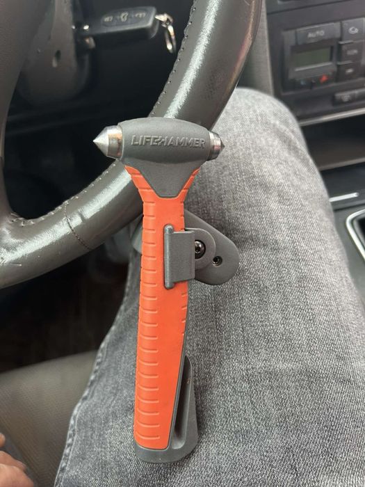 LifeHammer Аварийно чукче