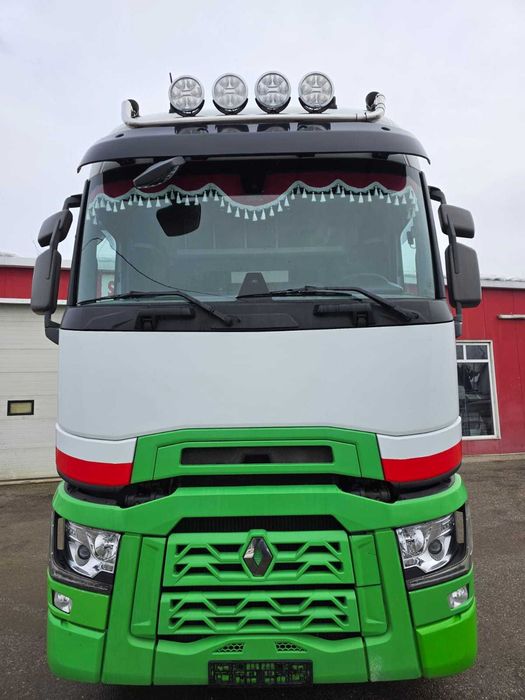 Cap tractor Renault T520