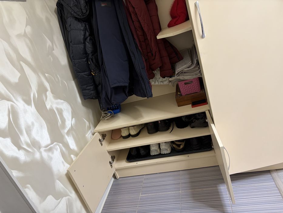 Шкаф в прихожую.