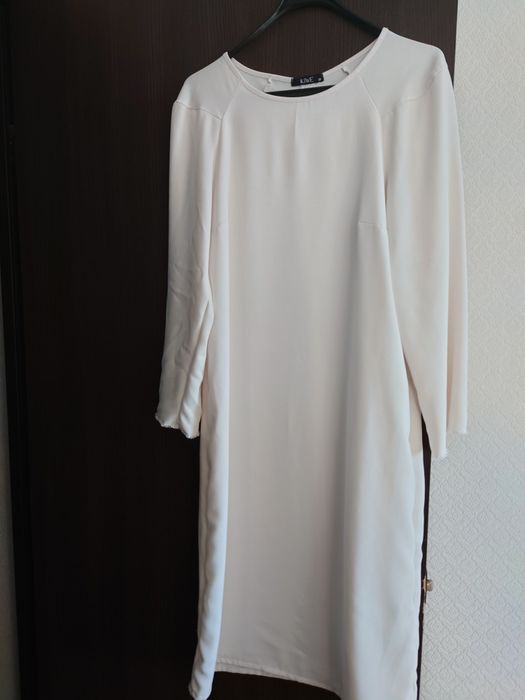 Продам новый  камзол с  платьем .