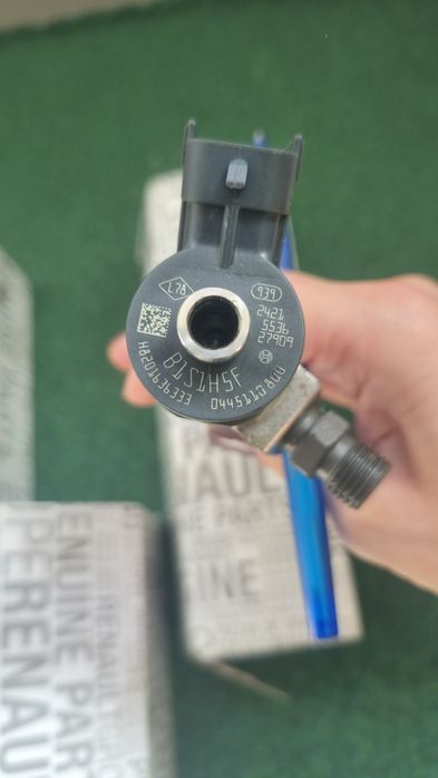 Vand injectoare  si pompa injectie dacia renault1.5dci