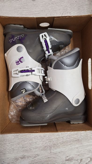 Ботинки для лыж.