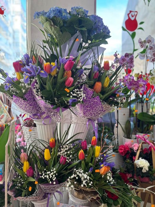 Безплатно посредничество в областта на услугите и търговията.