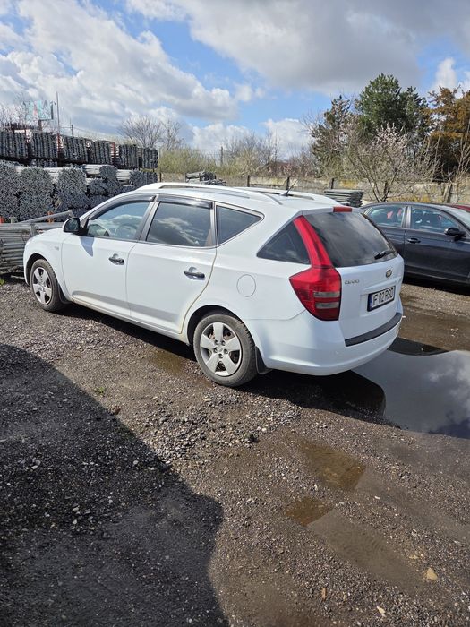 Vand Kia Ceed 1.4 benzina