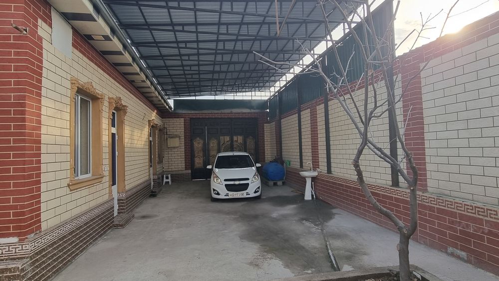 Ховли уй сотилади