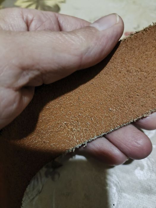 Кожаный ремень .