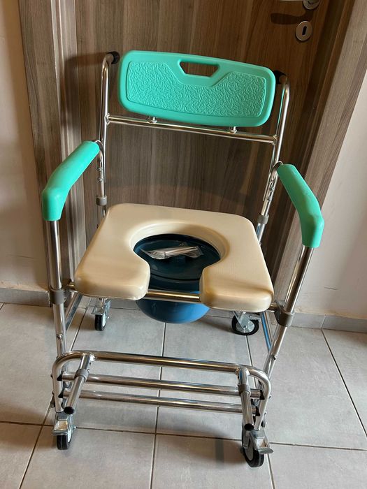 Комбиниран стол за баня и тоалетна