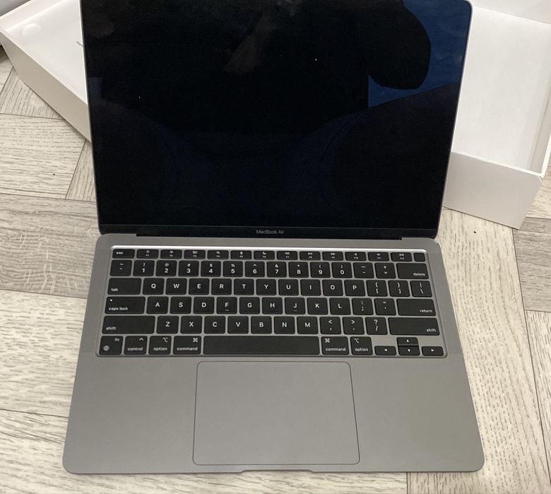 Продам срочно Macbook air 256 GB