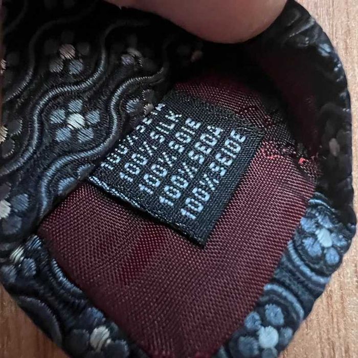 Cravata David Saddler 100% matase brodata Made in Italy negru cu flori